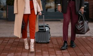 koppen aan het reizen